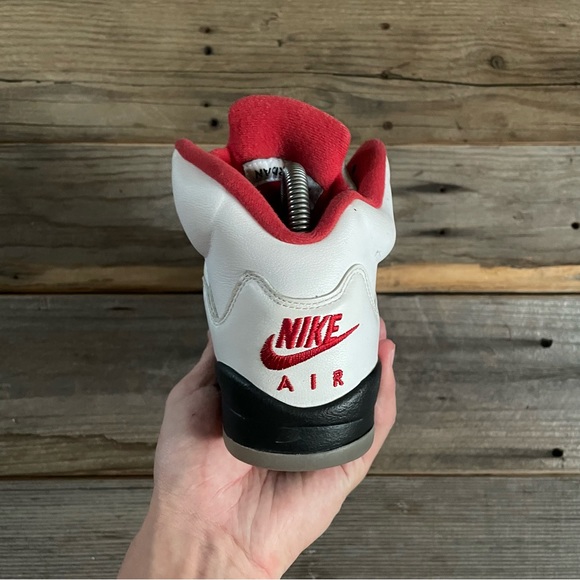 Women Size 6.5 / Size 5 Youth 2020 Nike Air Jordan 5 Fire Red Basketball Sneaker - Picture 6 of 8